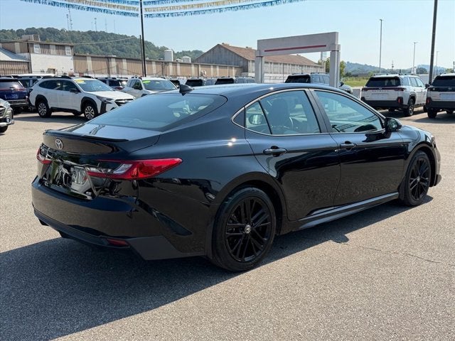 2025 Toyota Camry Hybrid SE