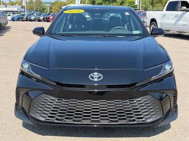 2025 Toyota Camry Hybrid SE