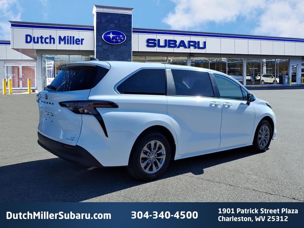 2024 Toyota Sienna LE