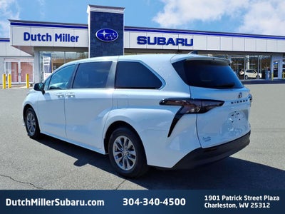 2024 Toyota Sienna LE