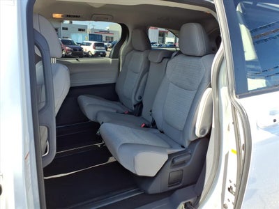 2024 Toyota Sienna LE