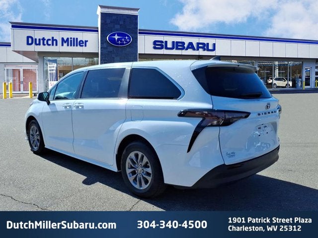 2024 Toyota Sienna LE