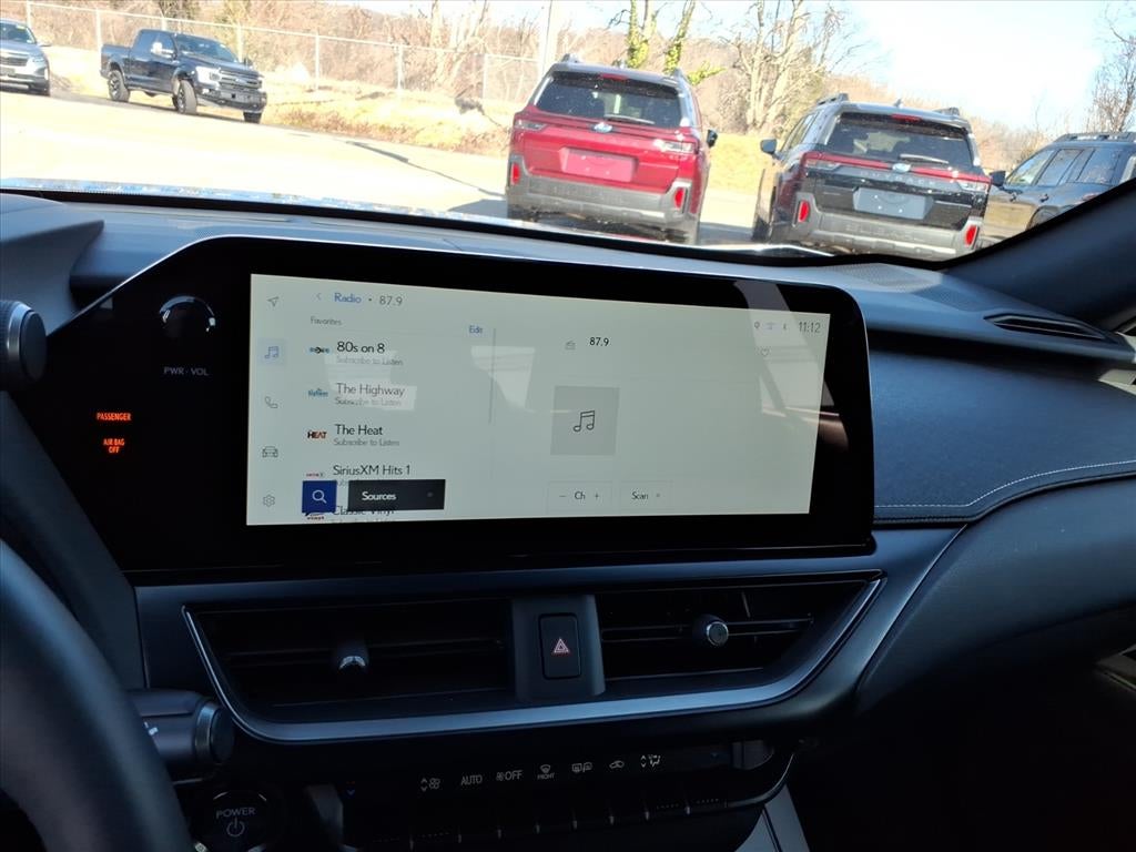 2025 Lexus UX 300h Premium