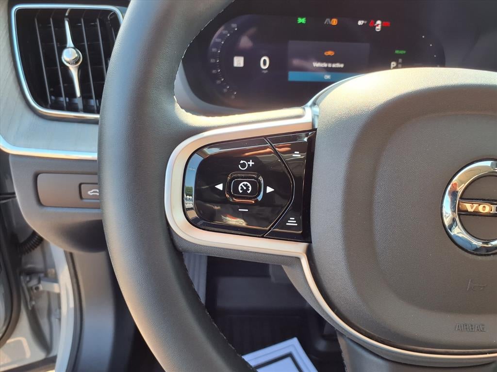 2025 Volvo XC60 Plus